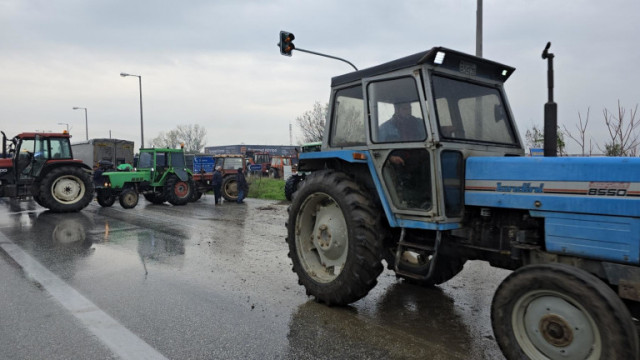 От 14 часа през граничния преход Кулата Промахон се